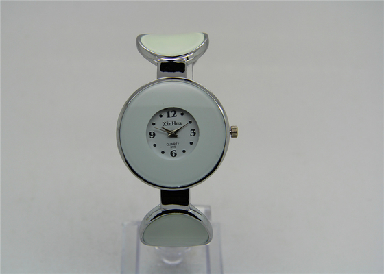 Reloj los 36MM de la pulsera de las señoras de la aleación del cinc con el caso de la parte posterior del acero inoxidable